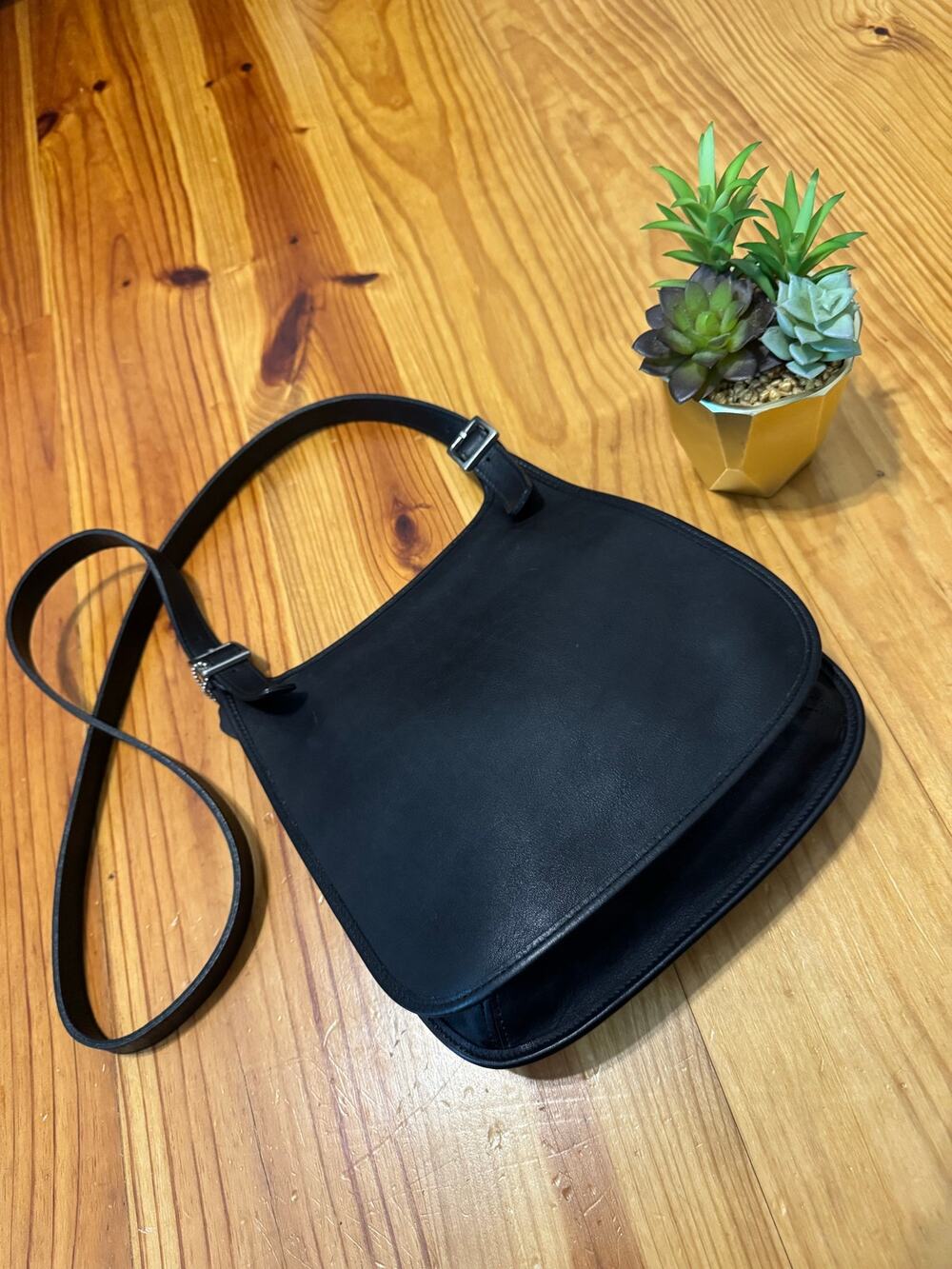 Vintage Coach 9135 Legacy Hippie Flap Bag Black Leather Crossbody Y2K
